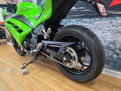 2015 Kawasaki NINJA 300 ABS GREEN