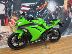 2015 Kawasaki NINJA 300 ABS GREEN