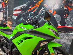 2015 Kawasaki NINJA 300 ABS GREEN