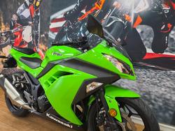 2015 Kawasaki NINJA 300 ABS GREEN