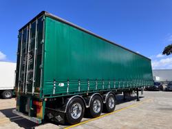 2011 Maxitrans St3 22 Pallet Refrigerated Curtain Sider