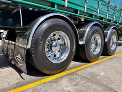 2011 Maxitrans St3 22 Pallet Refrigerated Curtain Sider