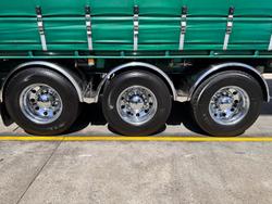 2011 Maxitrans St3 22 Pallet Refrigerated Curtain Sider