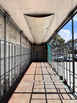 2011 Maxitrans St3 22 Pallet Refrigerated Curtain Sider