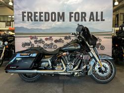 Harley-Davidson FLHXSE CVO Street Glide