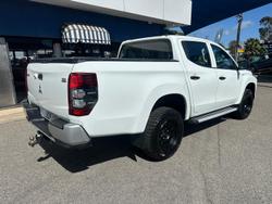 2018 Mitsubishi
Triton GLX
