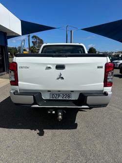 2018 Mitsubishi
Triton GLX