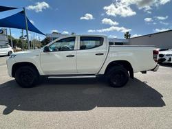 2018 Mitsubishi
Triton GLX