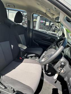 2018 Mitsubishi
Triton GLX