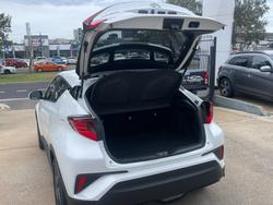 2023 Toyota
C-HR Koba
