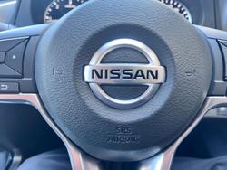 2025 Nissan Navara ST-X