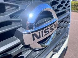 2025 Nissan Navara ST-X