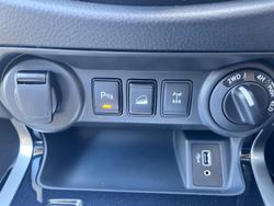 2025 Nissan Navara ST-X