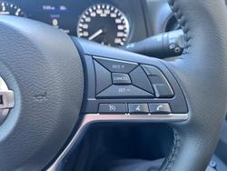 2025 Nissan Navara ST-X