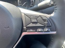 2025 Nissan Navara ST-X