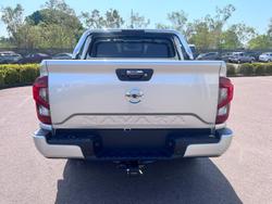 2025 Nissan Navara ST-X