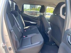 2025 Nissan Navara ST-X