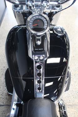 2025 Harley-davidson FLFB FAT BOY (117) VIVID BLACK