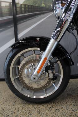 2025 Harley-davidson FLFB FAT BOY (117) VIVID BLACK