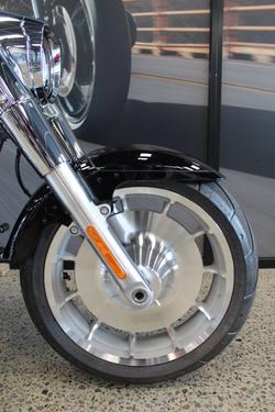 2025 Harley-davidson FLFB FAT BOY (117) VIVID BLACK