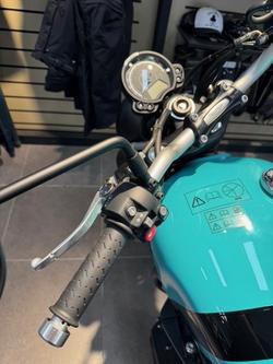 2025 Triumph 2025 Triumph 900CC SCRAMBLER 900 Kingfisher Blue