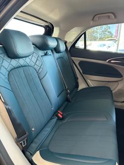 2025 GWM
                Ora Lux