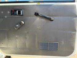 2005 Isuzu Frr 550 WHITE