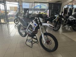 2025 AJP SPR 310R SPR White