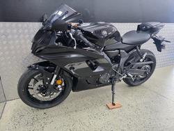 2025 Yamaha YZF-R7LA BLACK