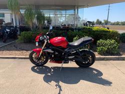 2014 Triumph STREET TRIPLE 660 Red