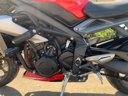 2014 Triumph STREET TRIPLE 660 Red