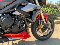 2014 Triumph STREET TRIPLE 660 Red