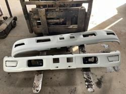 2024 Izuzu bumper bars WHITE