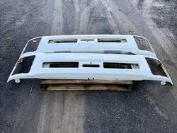 2024 Izuzu bumper bars WHITE