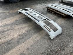 2024 Izuzu bumper bars WHITE