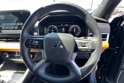 2023 Mitsubishi Outlander Exceed Tourer