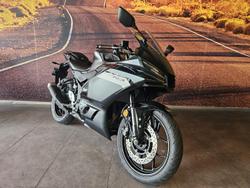 2025 Yamaha YZF-R3 R3 Black