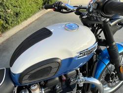 2023 Triumph BONNEVILLE T120 Blue / White