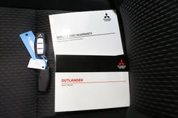 2024 Mitsubishi Outlander LS