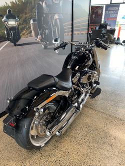 2025 Harley-davidson FLFB FAT BOY (117) VIVID BLACK