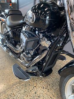 2025 Harley-davidson FLFB FAT BOY (117) VIVID BLACK