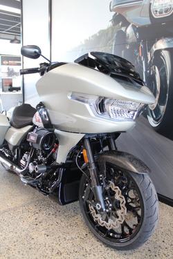 2025 Harley-davidson FLTRXSTSE CVO RD GLIDE ST 121