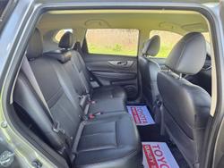 2016 Nissan
                X-TRAIL ST