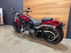 2017 Harley-davidson FXSB SOFTAIL BREAKOUT Red