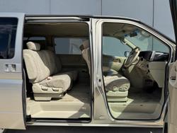 2002 Nissan Elgrand Rider S E51 Gold
