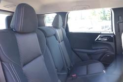 2025 Mitsubishi Outlander ES