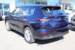 2025 Mitsubishi Outlander ES