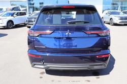 2025 Mitsubishi Outlander ES