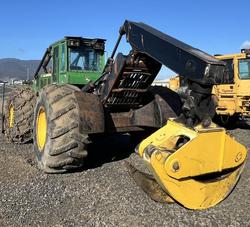 2011 John Deere 748H Green