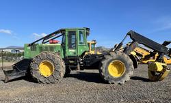 2011 John Deere 748H Green